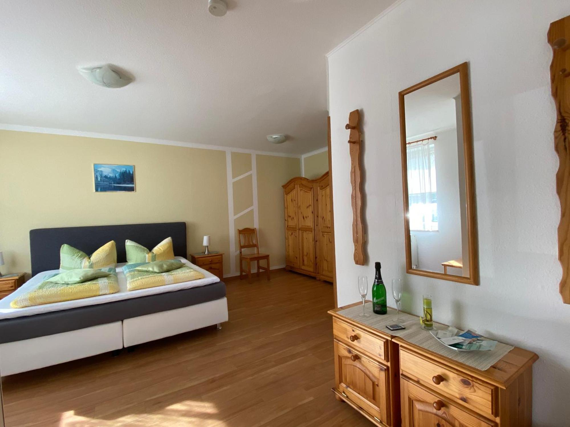 Hotel Am Schlosspark Mallin Habitación foto